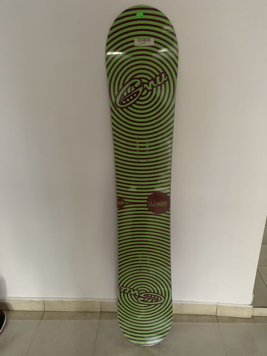 Snowboard nou GNU Danny Kaas 155