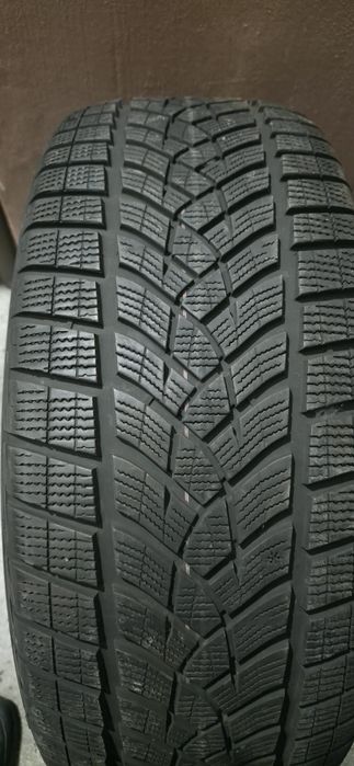 Зимни гуми 255 50 20 - Goodyear - DOT 2023