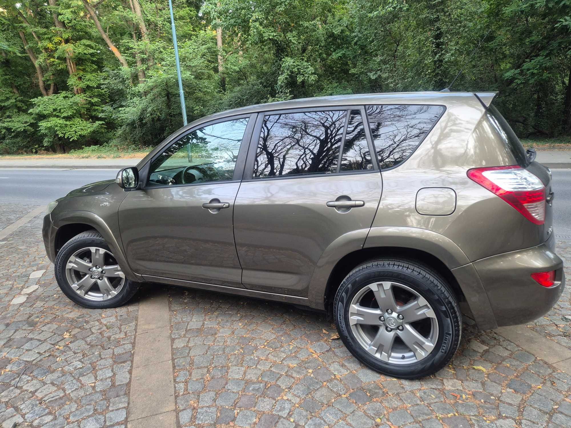 Toyota RAV 4 -2010Г пълна сервизна история