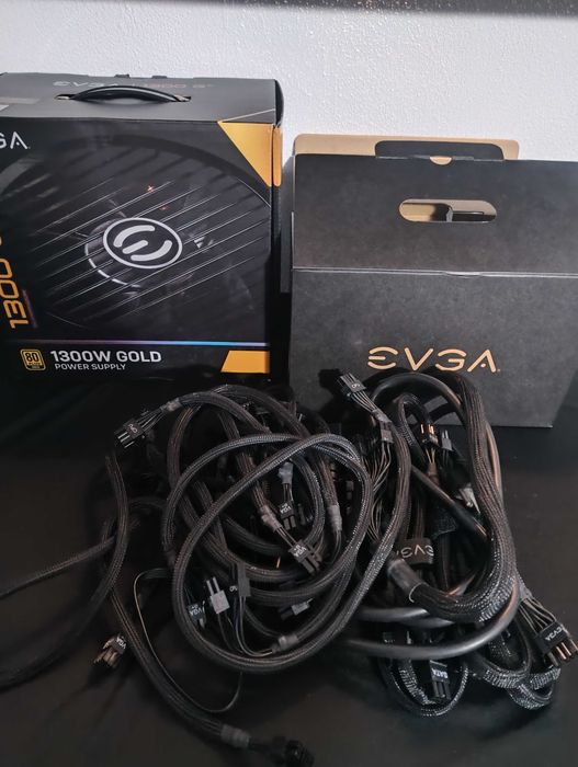 cabluri pc psu (De la 1300 watt evga psu- sursa nu este inclus)