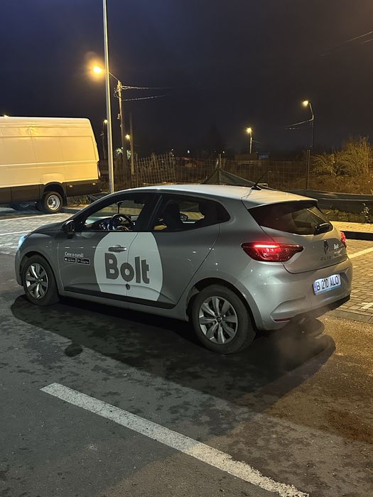 Renault Clio 2021 - colantat bolt - de închiriat