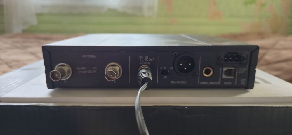 AKG WMS4500 само приемника микрофона е прецакан.