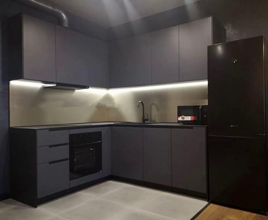 Дава се под наем Двустаен апартамент в София, Кръстова вада - 78 кв.м за 675 € - Снимка #2