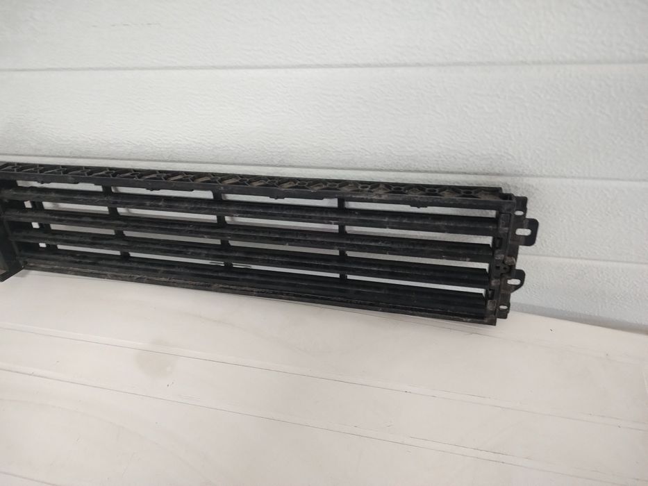 Voaleti, grila activa Megan 4