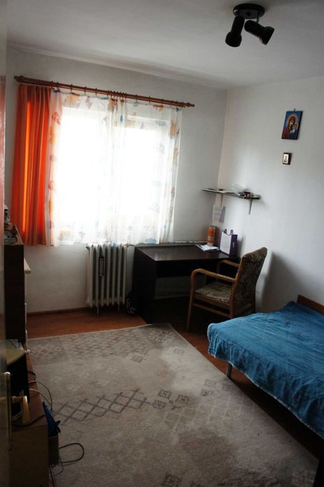 Vand/Schimb Apartament 3 camere decomandat, etaj2