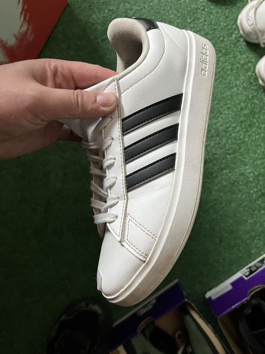 Adidasi asidas albi