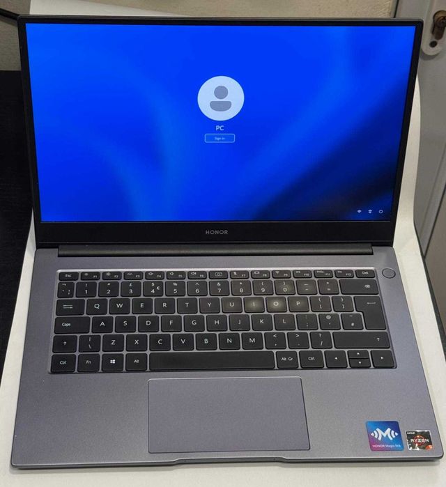 HOPE AMANET P8 Laptop Honor AMD Ryzen 5 3500U 8 GB RAM 1 TB SSD + INC