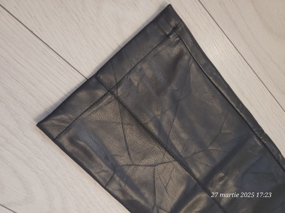 Pantaloni piele noi
