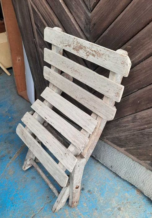 scaun mic pliant din lemn