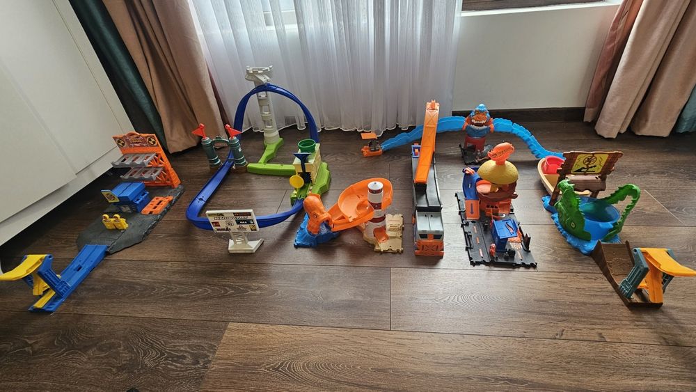 Различнк детски играчки