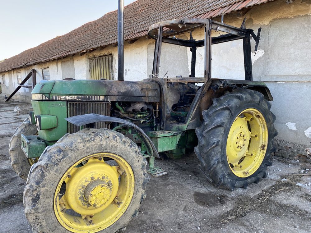 Dezmembrez John Deere 2140