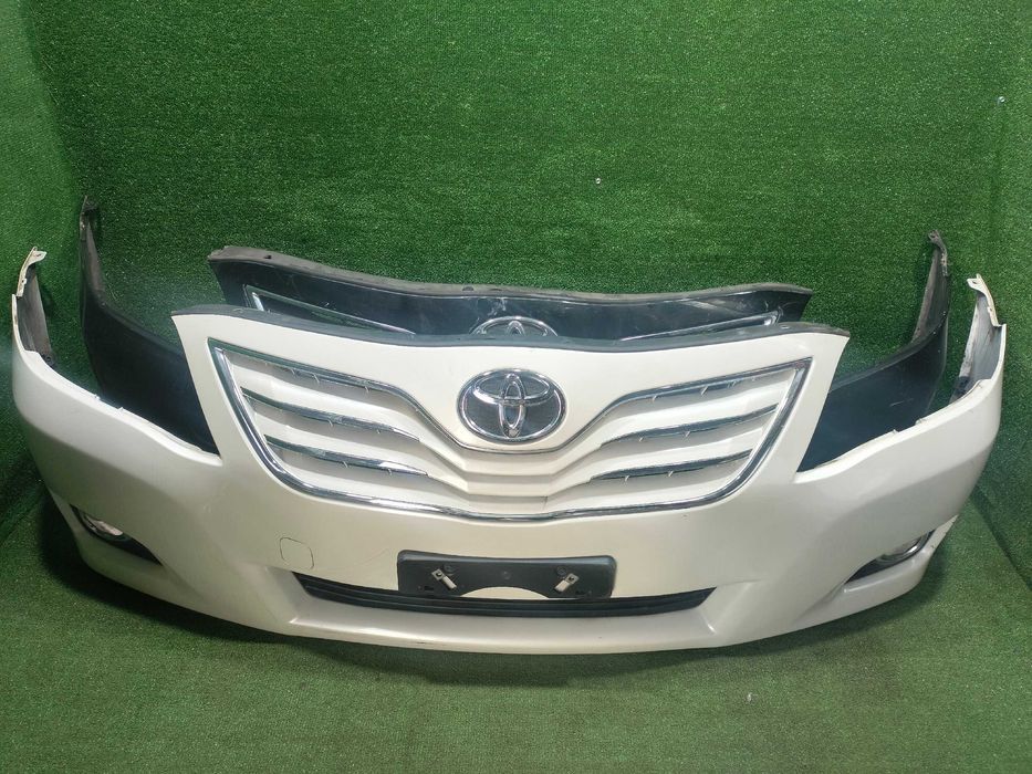 Продам Бампер передний с решетками на Toyota Camry 45 Японец