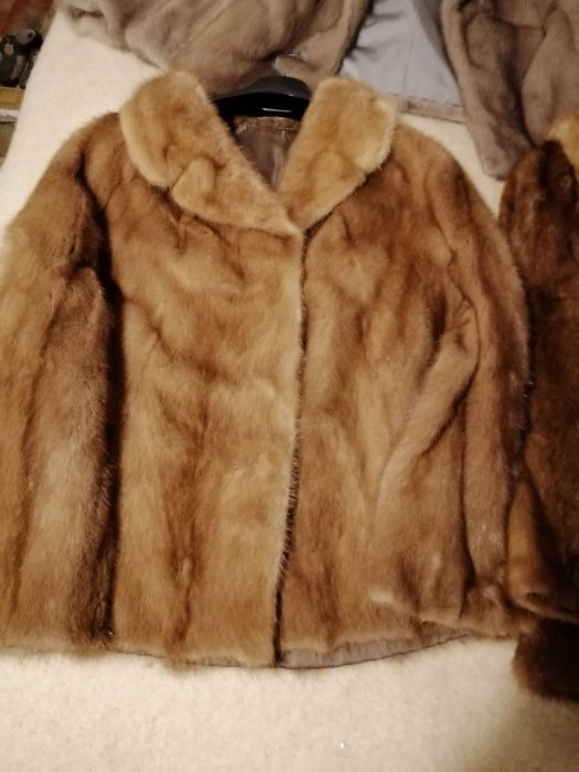 Jacheta din blana naturala vizon ,clasa superioara.