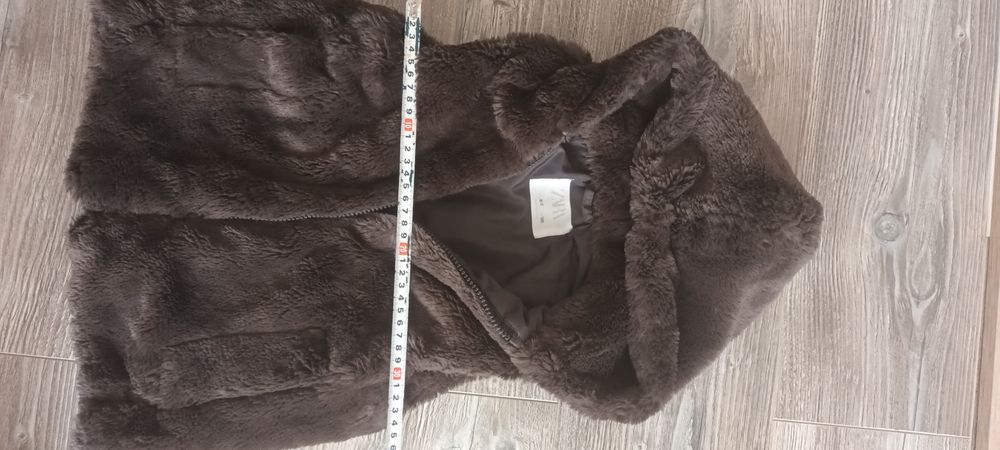 Детски елек на Zara за 6-7-8г