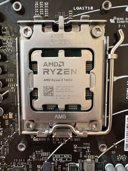 AMD B650 Asus Prime m-a ax ii wifi Ryzen 5 7600X