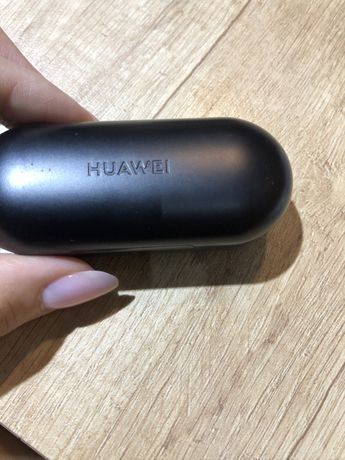 Продам наушники Huawei Free buds black