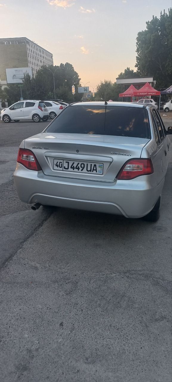Neksiya 1.6 lyuks konditsioner ideal holatda