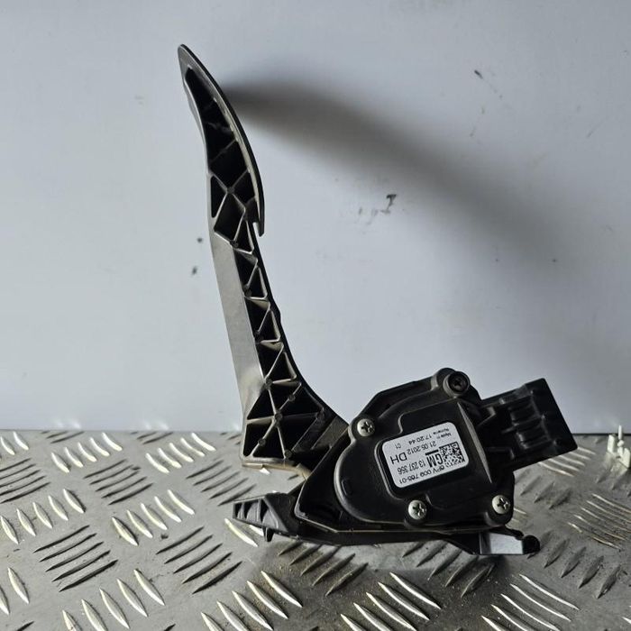 Pedala acceleratie Opel Insignia A facelift 2.0 CDTI