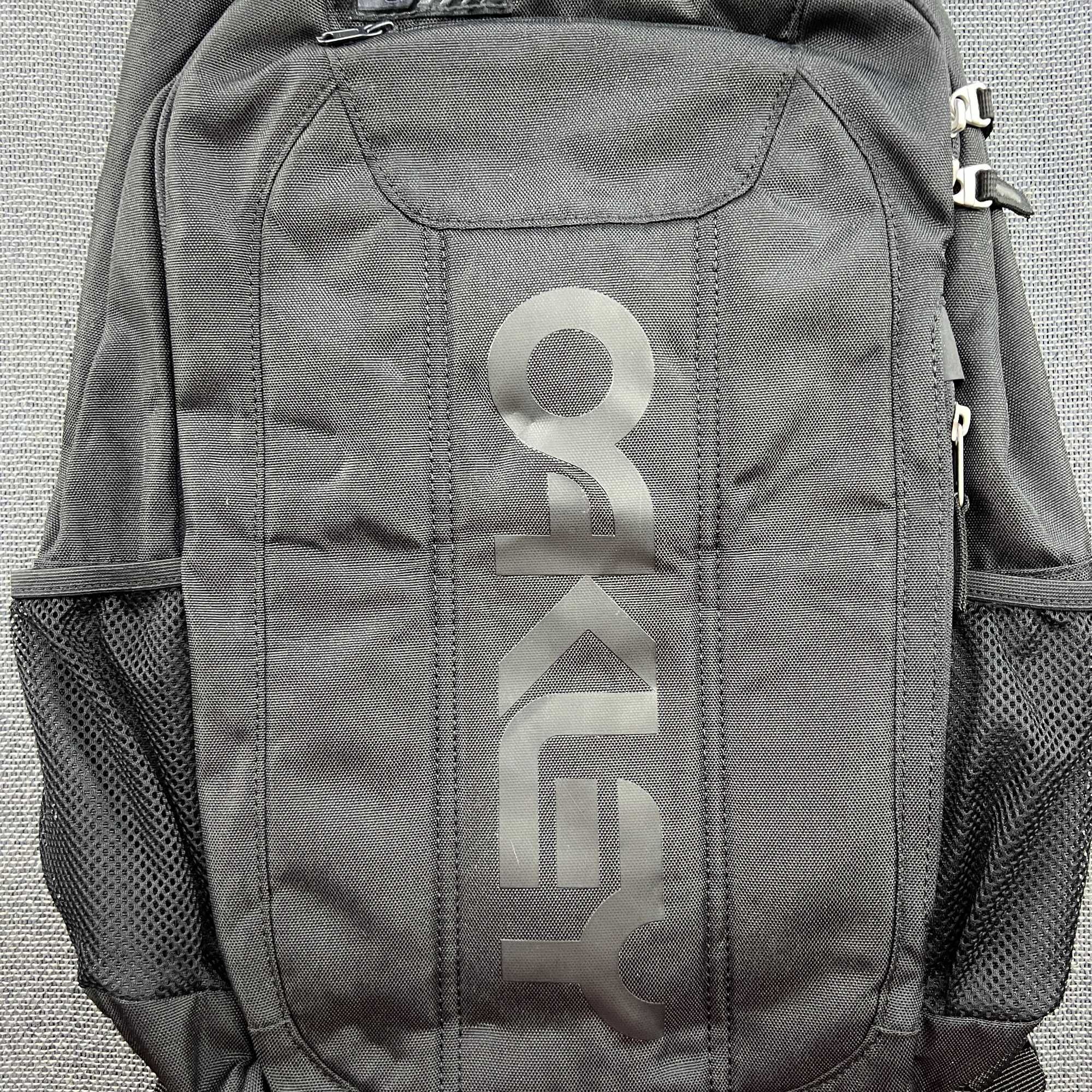 Oakley Enduro 3.0 20L Раница Черна Лаптоп Екипировка