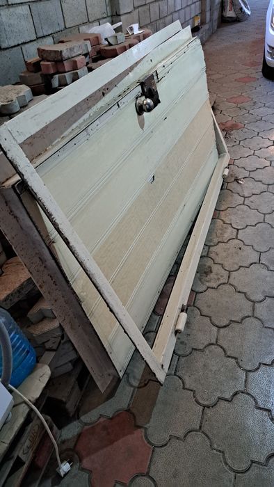 Продам железную дверь