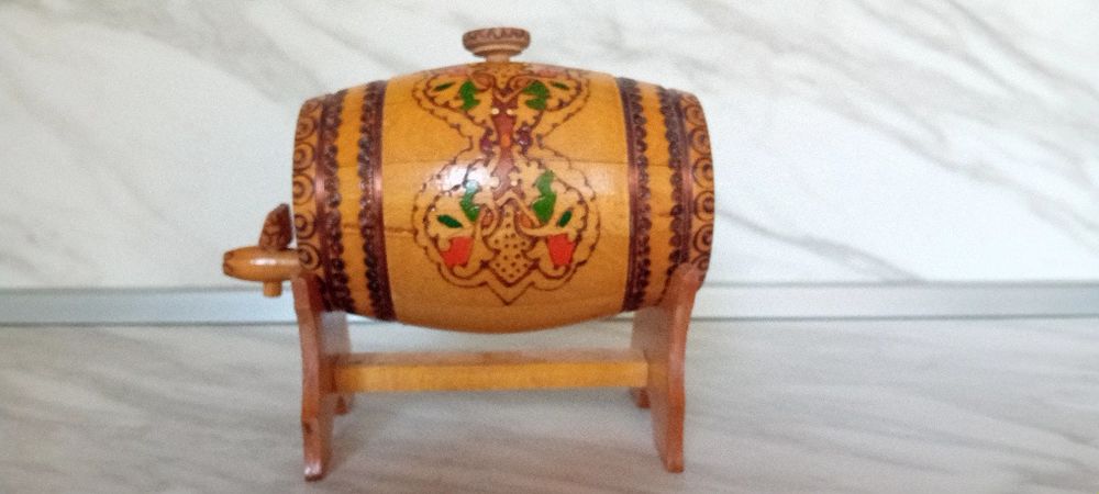 Декоративни предмети от соца.