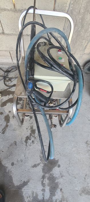 мойка  340  600   бар карчер      .