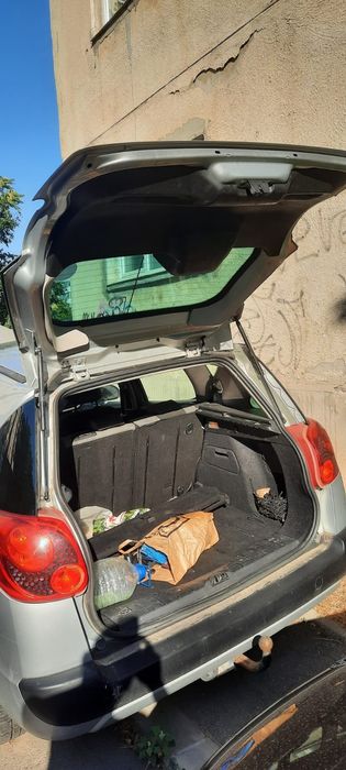 Vând Peugeot 207 SW