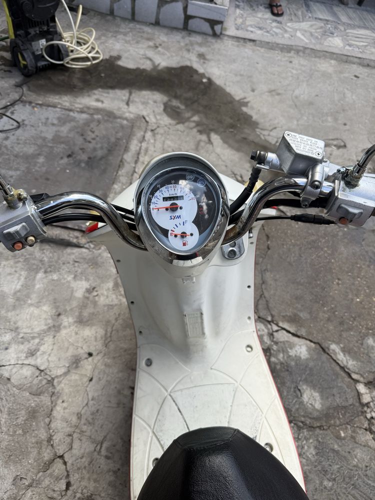 Скутер SYM Mio 50