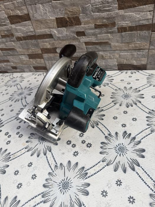 Акумулаторен ръчен циркуляр Makita