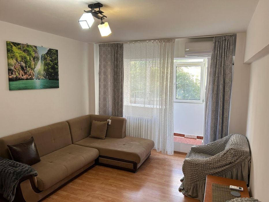 Inchiriez apartament doua camere Aparatorii Patriei Sector 4