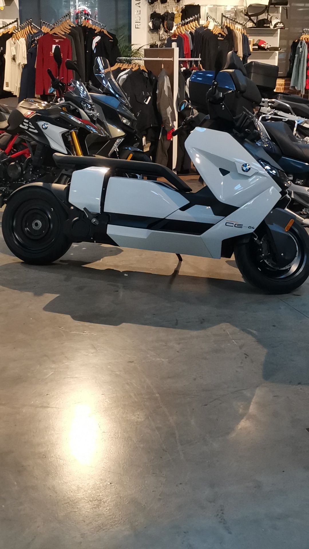 BMW CE 04 Motocicleta electrică 2023