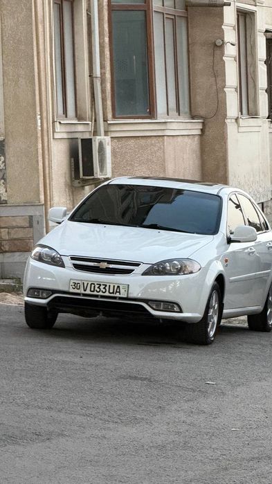 Gentra белый, звоните если хотите покупать.