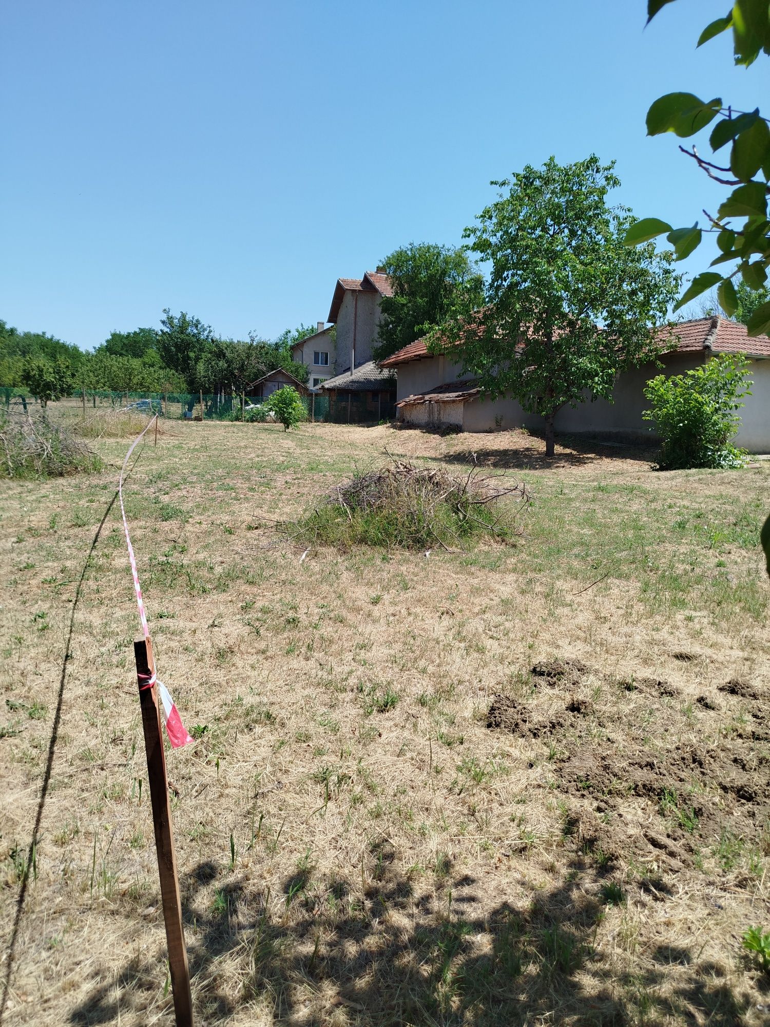 Продавам Къща в село Майор Ценович на 15км. от гр. Силистра