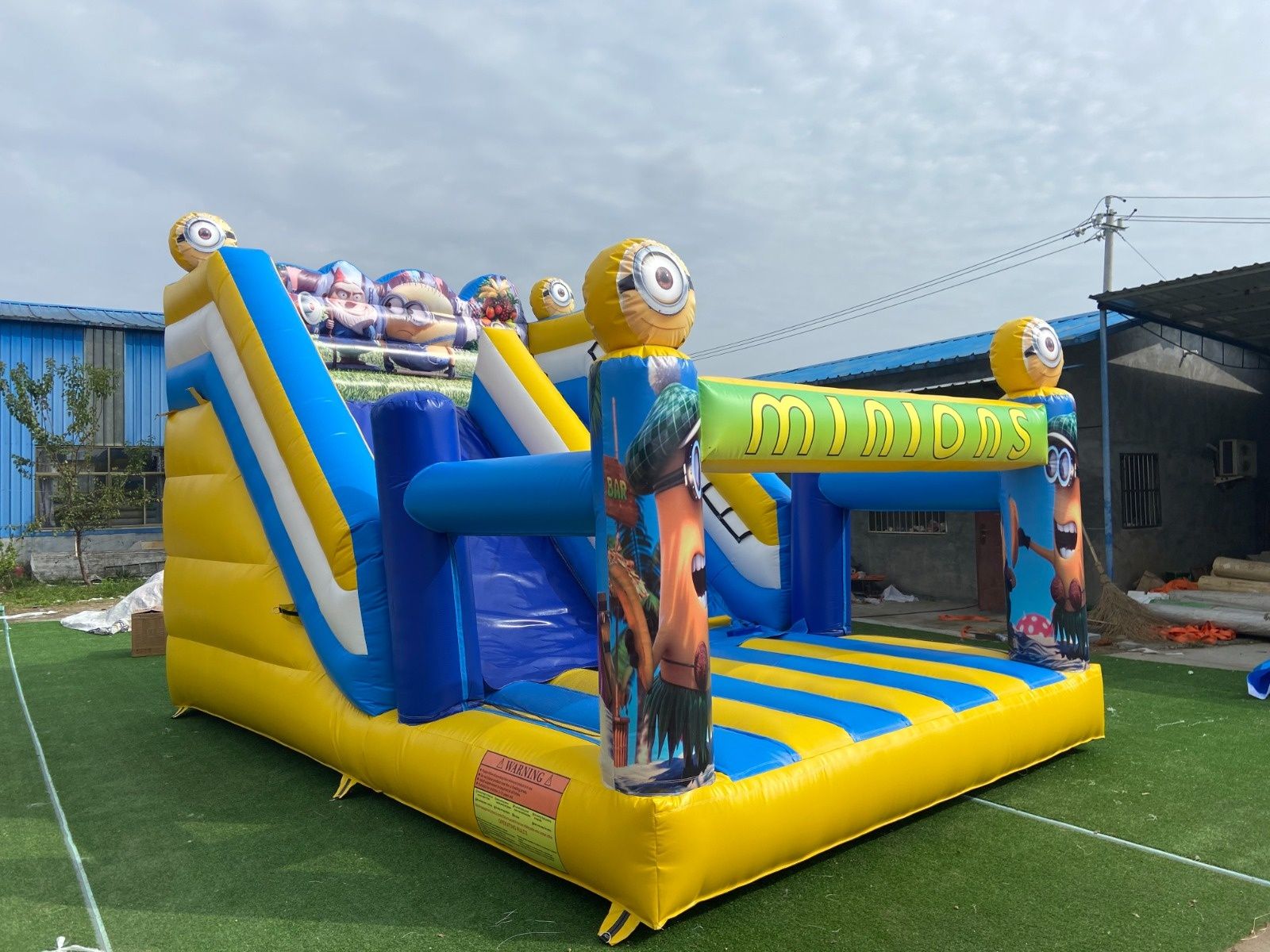 Inchiriere Tobogan gonflabil Minions Timisoara topogan