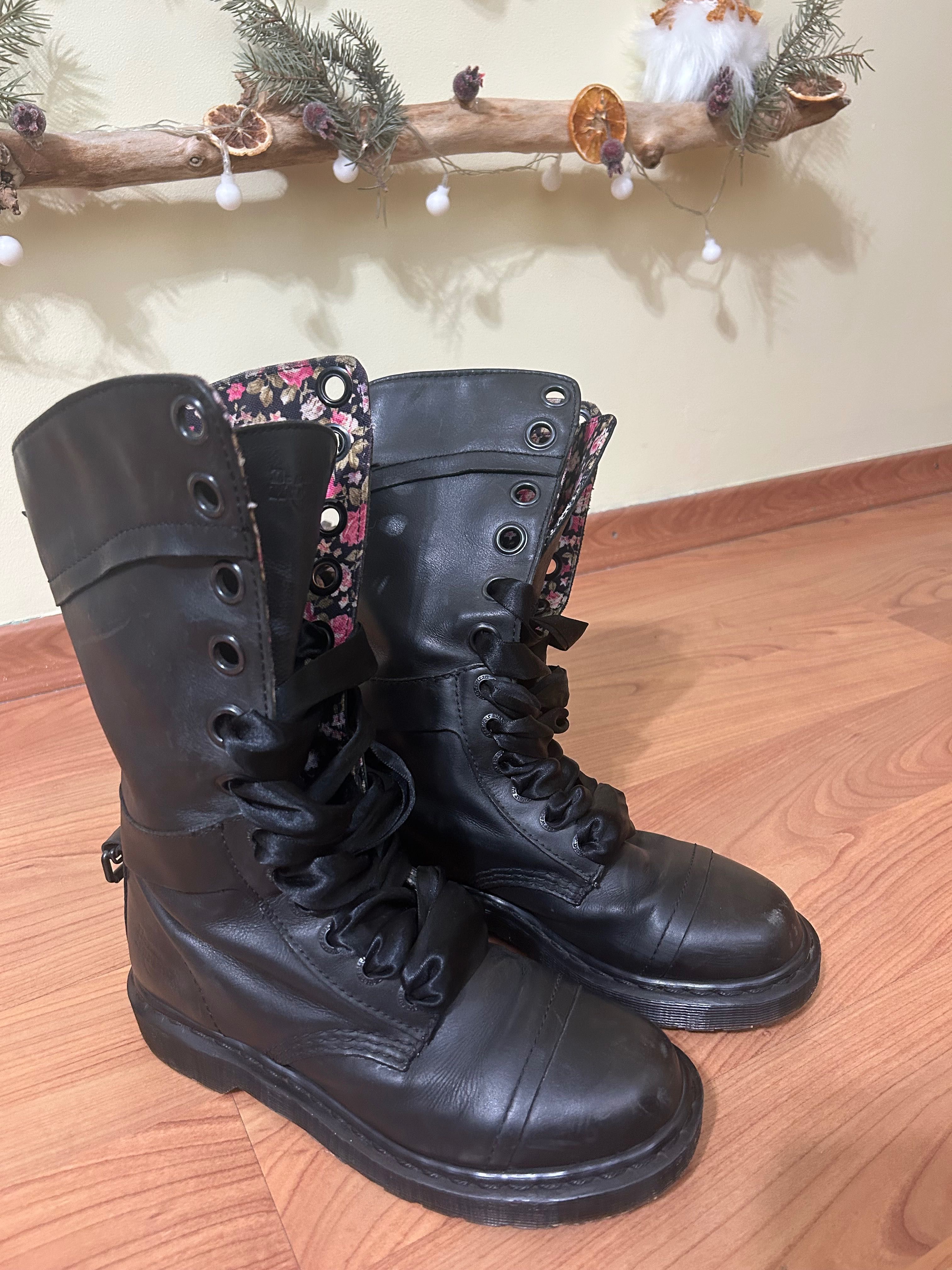 Dr. Martens Triumph Boots Floral Leather Fold Over Women’s Боти