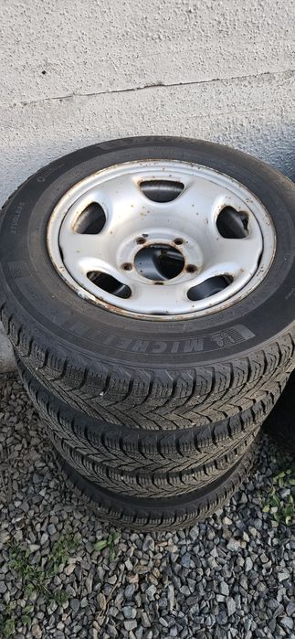Cauciucuri iarna 215/65/16