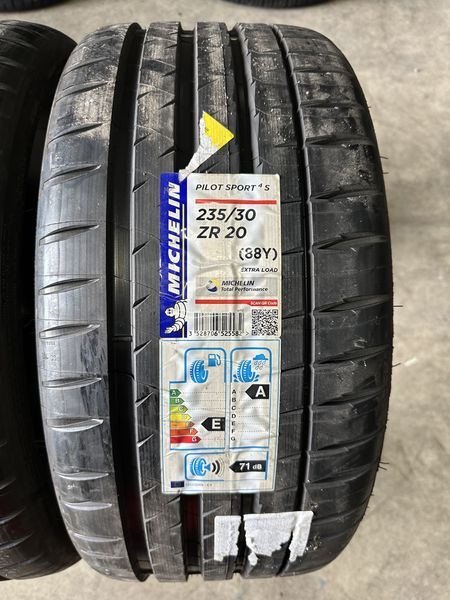 235/30/20 MICHELIN 2 броя