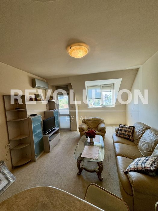 Дава се под наем Двустаен апартамент в Пловдив, Кършияка - 60 кв.м за 350 € - Снимка #1