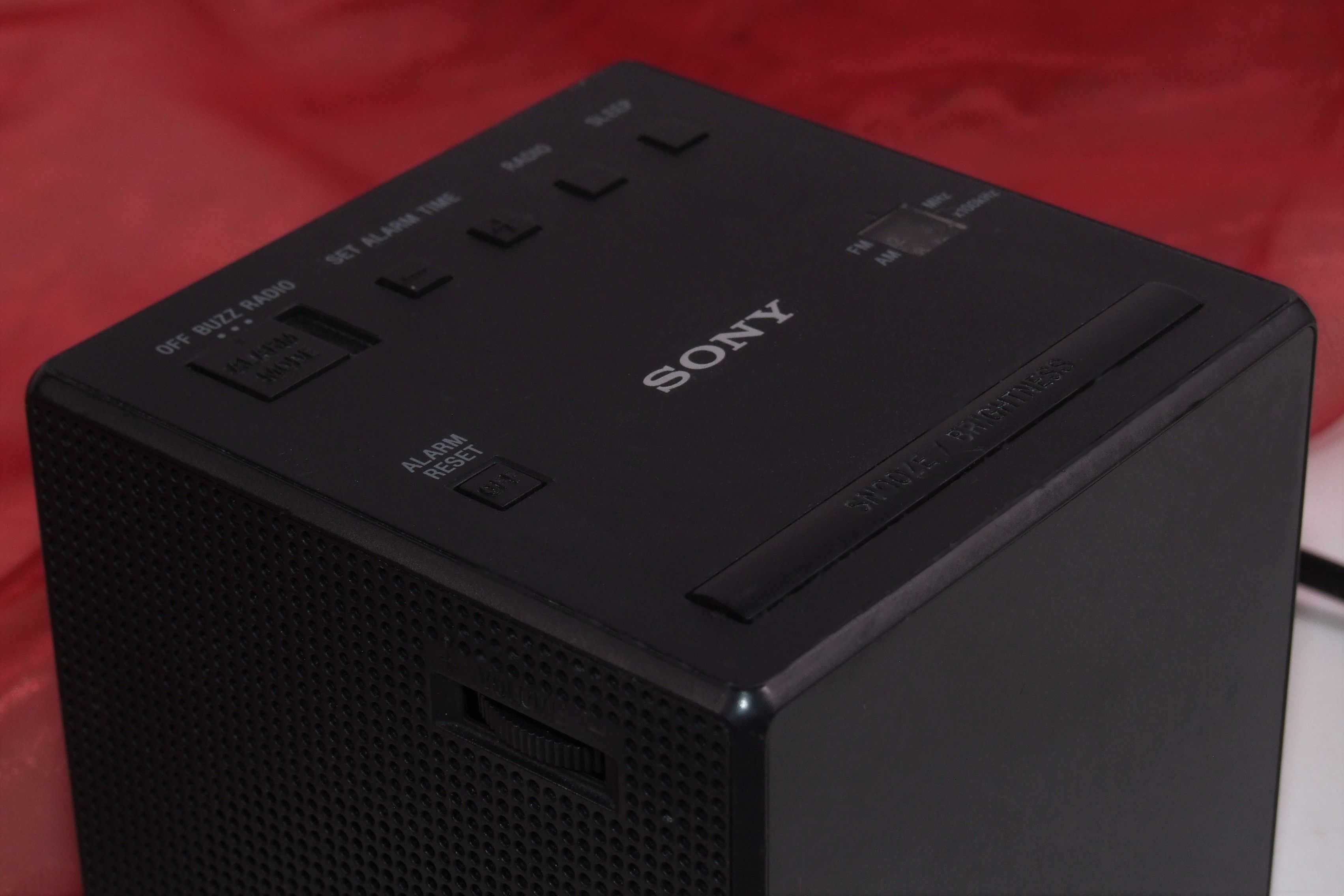 Radio - Ceas digital SONY, 2 lungimi unda, afisaj foarte vizibil, NOU