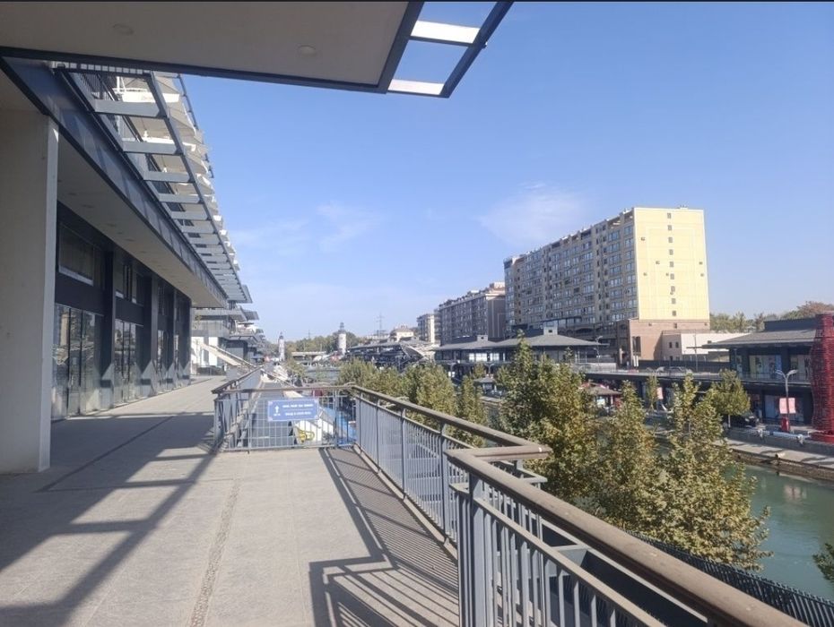 Аренда Помещения "Seoul  Mun" 24 м2 высота потолков: 6 м, терраса 12 м