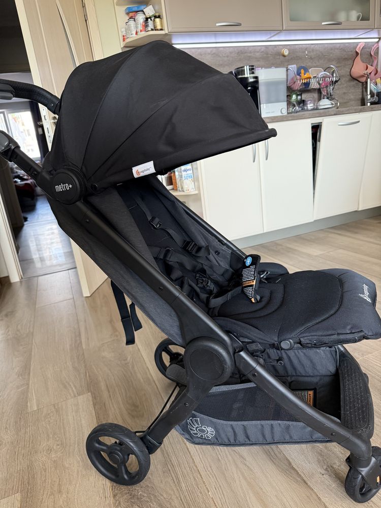 Продавам количка Ergobaby Metro+ Black