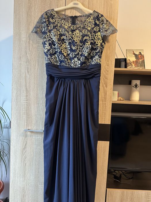 vand rochie de ocazie