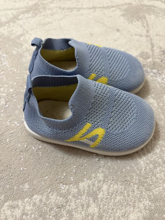 Легкая детская обувь