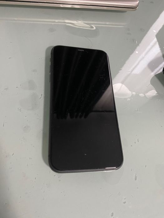 Iphone 11 negru 64gb 76% baterie