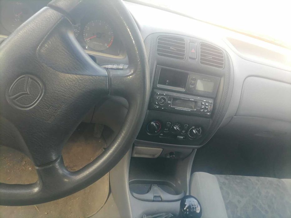 Мазда 323ф 1998 бензин