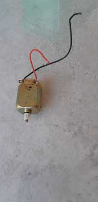 Електромотор от играчка 4.5 Волта