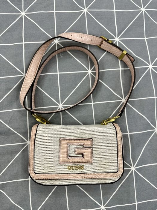Дамска чанта guess