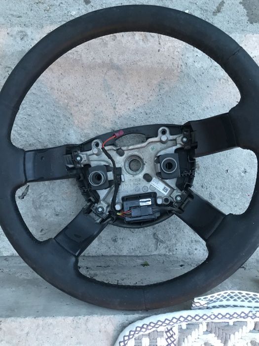 Руль, внутренняя панель двери на Land Rover. Накидки на кресла