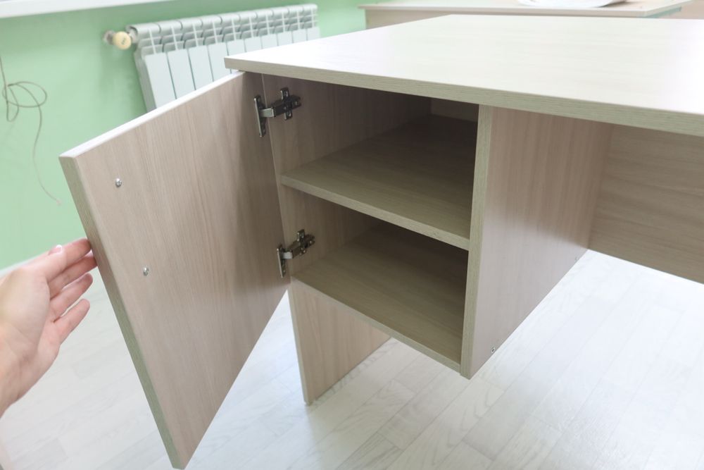 Продаю парты и стулья, учительские столы и шкафы