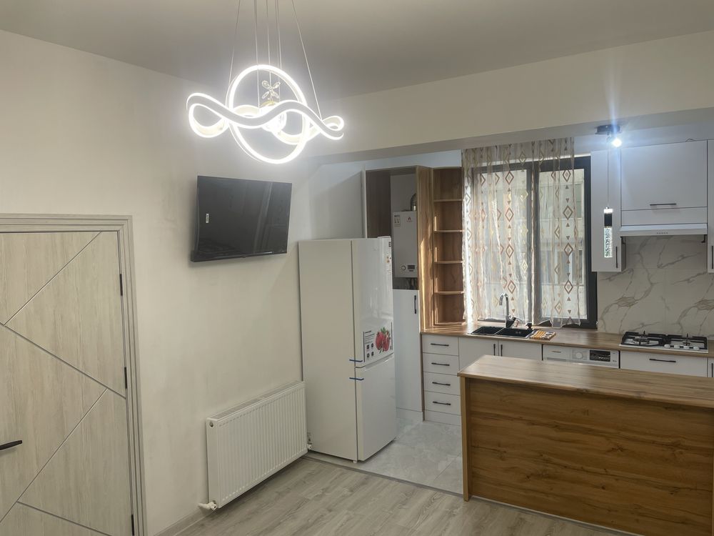 Продается квартира .  За рес. Зафар. Самсунг центр